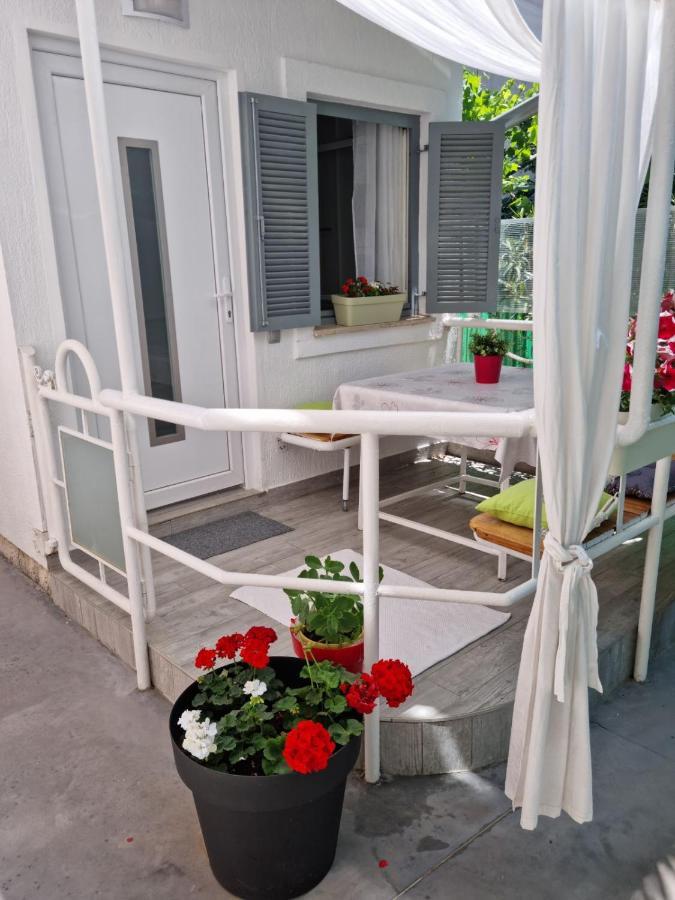 Near The Beach Pula Exterior photo
